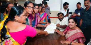 పని చేయించుకుని జీతాలు ఎగ్గొట్టారు