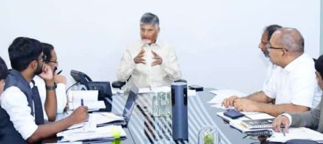 మొక్కజొన్నను ఆదుకోండి