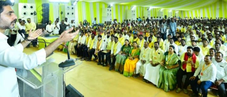 కేడర్‌ను గుండెల్లో పెట్టుకోవాల్సింది ఎమ్మెల్యేనే!