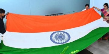 అతుకులు లేని జాతీయజెండా