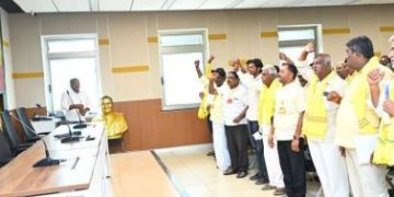 పుంగనూర టీడీపీ నేతలతో లోకేష్ భేటీ