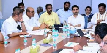 అతిపెద్ద ధింసా నృత్యంతో ప్రధానికి ఘనస్వాగతాంజలి