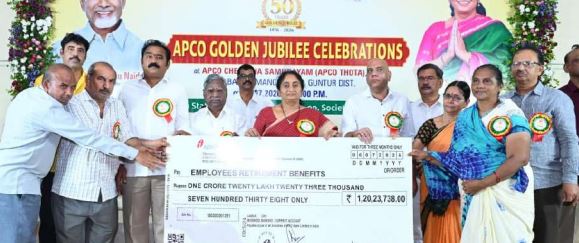 ఆప్కో స్వర్ణోత్సవ వేళ నేతన్నలకు వరాల జల్లు