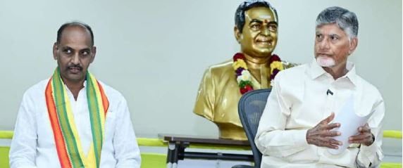 గొడ్డలి పార్టీ కుట్రలను తిప్పికొట్టాలి