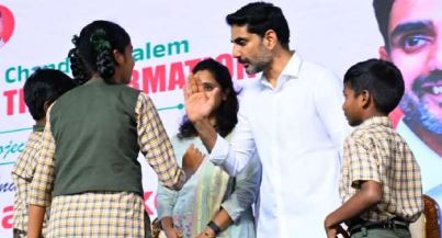 విద్యార్థుల్లో విద్యార్థిగా…టీచర్లలో టీచర్గా…!